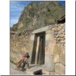 80 inca wall in town of olleytetecha.jpg